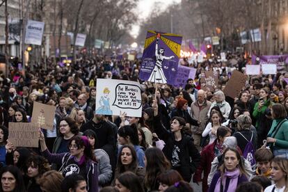 Manifestación feminista del 8M, celebrada en Barcelona el año pasado.