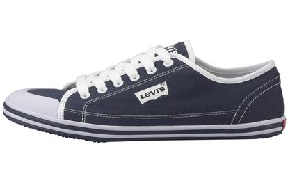 Denim: zapatillas bajas con tejido vaquero de Levi´s (19,50 euros).