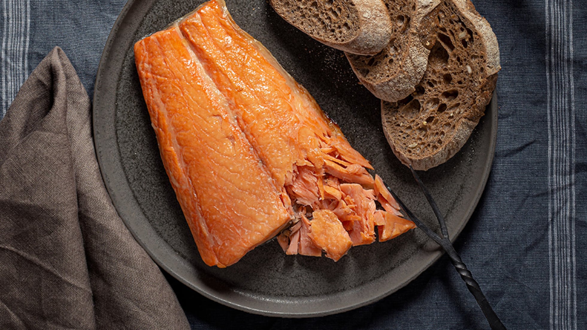 Cómo hacer salmón ahumado casero de forma sencilla-image