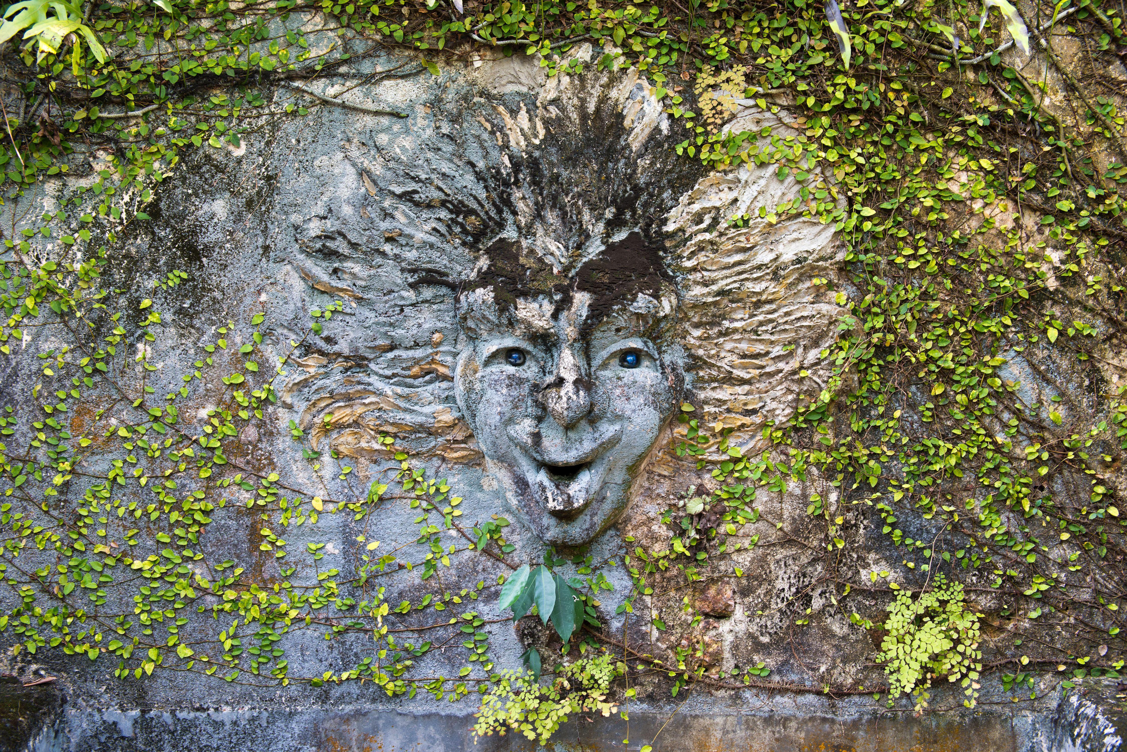 Detalle de una de las esculturas que se encuentran en el Brief Garden, en Sri Lanka.
