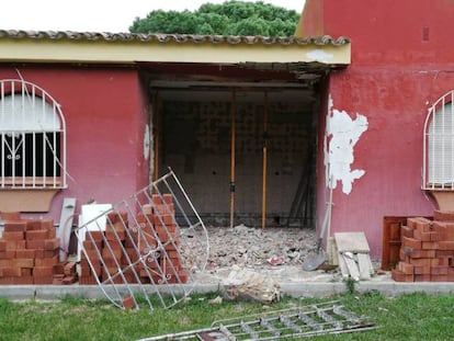 Vista exterior de la casa donde estaba retenido el joven.