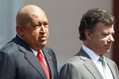 Los presidentes de Venezuela, Hugo Chávez (izquierda), y de Colombia, Juan Manuel Santos, en Caracas.