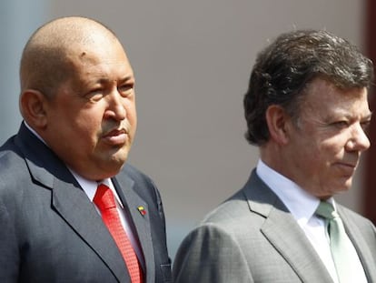 Los presidentes de Venezuela, Hugo Ch&aacute;vez (izquierda), y de Colombia, Juan Manuel Santos, en Caracas.