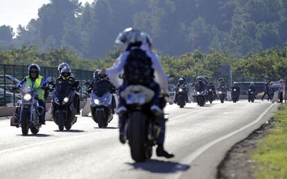 Miles de aficionados, más de 200.000 según la Delegación del Gobierno, han acudido al circuito Ricardo Tormo de Cheste para presenciar hoy los entrenamiento oficiales y la última prueba del Mundial de Motociclismo que tendrá lugar mañana.