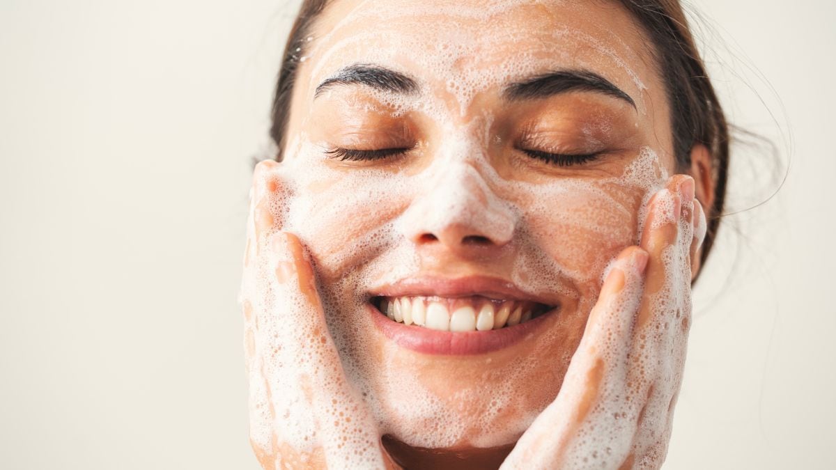 Así es el jabón negro africano que está arrasando: combate acné, eccemas y calma la piel con ingredientes naturales