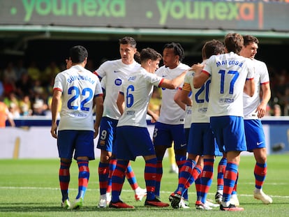 Los jugadores del FC Barcelona celebran uno de los goles de este pasado domingo en el partido contra el Villarreal.