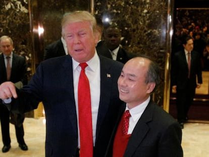 Donald Trump y Masayoshi Son, el martes en la Torre Trump (Nueva York).