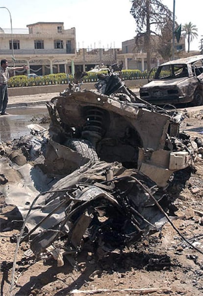 Ocho coche bomba ha dejado esta mañana dos muertos y 16 heridos en el centro de Baquba, al noroeste de Bagdad.