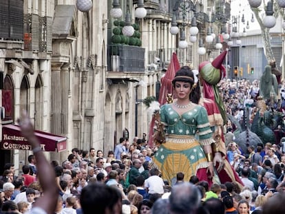 Passejades dels gegants per la Merc&egrave;. 