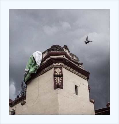 La parroquia de San Gregorio Atlapulco (delegación Xochimilco, Ciudad de México), construida por franciscanos en 1559, alberga en su altar a San Gregorio Magno, patrono del pueblo. El 19 de septiembre la torre colapsó, dejando a la iglesia con un daño grave.