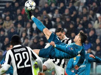  Cristiano marca el segundo gol del Real Madrid al Juventus de chilena. 
