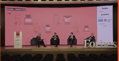 Mesa redonda 'La industria del Futuro' durante el foro 'Forbes Summit Reinventing Spain', este miércoles. 