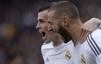 Benzema celebra con Bale el 0 a 1