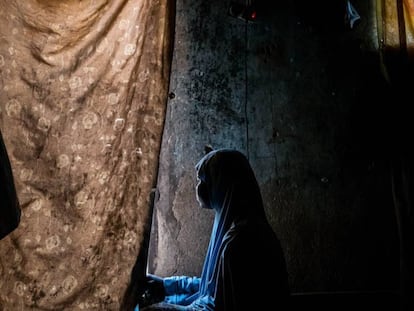 Dada, de 15 a&ntilde;os, fue secuestrada cuando ten&iacute;a 12 por el grupo terrorista Boko Haram. Consigui&oacute; escapar y ahora vive con sus dos hijos en un refugio de Maiduguri, en el norte de Nigeria.