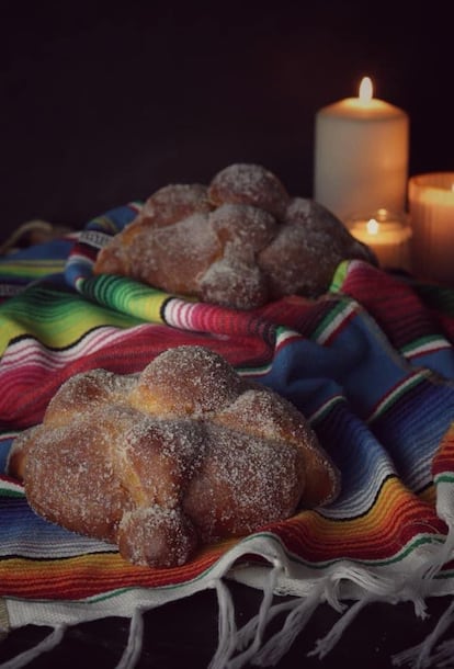 Pan de muerto tradicional del obrador Voila Cake, en Albolote, Granada. Imagen proporcionada por el obrador.