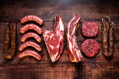Embutidos y cortes, elaborados por la ganadería y carnicería Quintana. El chuletón Premium tiene un precio de entre 30 y 40 euros el kilo, por ejemplo. Imagen proporcionada por el establecimiento.