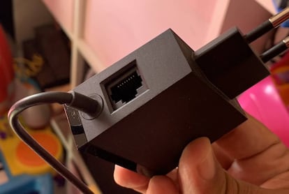 Puerto Ethernet del Chromecast Ultra de Google.