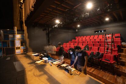 SALA HÉCTOR MENDOZA EN LA COMPAÑÍA NACIONAL DE TEATRO