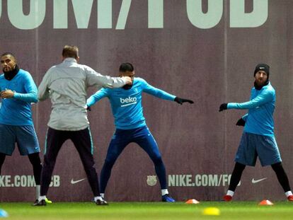 Boateng, Murillo y Messi en el entrenamiento de este martes. 