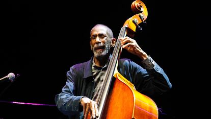 Ron Carter, durante su concierto en Getxo.