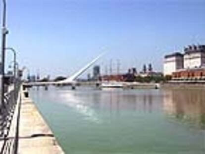 El puente de Santiago Calatrava, en Puerto Madero.