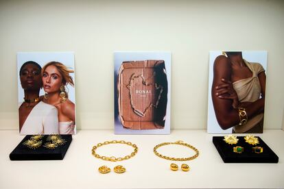 Algunas de las joyas de la nueva colección de Bonai que se pueden comprar en la tienda multimarca Non Standard, en Madrid, el único establecimiento físico que tiene sus productos.