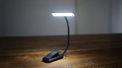Esta es una de las mejores lámpara para leer que se pueden comprar en Amazon