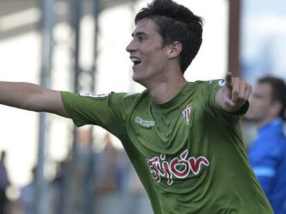 Pablo P&eacute;rez celebra uno de sus goles al Mirand&eacute;s.