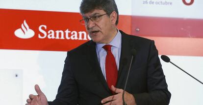 El consejero delegado del Santander, Jos&eacute; Antonio &Aacute;lvarez, durante la rueda de prensa de resultados del tercer trimestre de 2016. EFE/Paco Campos