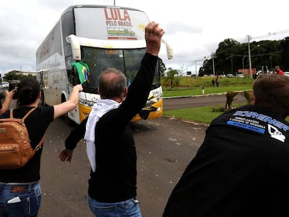 Protestos contra a caravana de Lula no sul do Brasil.