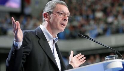 El alcalde de Madrid y candidato al Congreso por el PP, Alberto Ruiz Gallardón, durante el cierre de campaña.