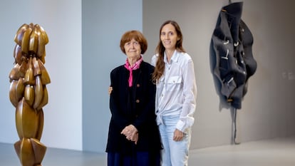 Gerda Gruber y Daniela Pérez en el Museo de Arte Contemporáneo de Monterrey.