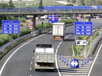 La autopista de peaje AP-4, entre Sevilla y C&aacute;diz.