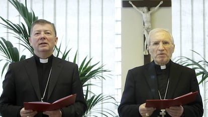 Antonio Mar&iacute;a Rouco (derecha) y Juan Antonio Mart&iacute;nez Camino, en una imagen de archivo. 