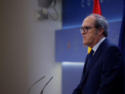 El Defensor del Pueblo, Ángel Gabilondo, durante la rueda de prensa tras entregar en el Congreso de los Diputados la memoria anual de 2023.