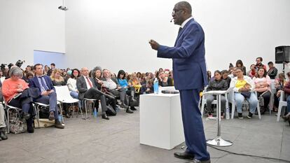 El Nobel de Paz congolés Denis Mukwege visita 'Fragmentos', en Bogotá. 