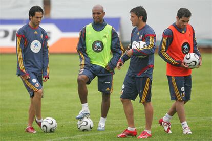 Luis García, Senna, Villa y Antonio López, en el entrenamiento de ayer.