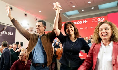 Idoia Mendia, junto al presidente del Gobierno, Pedro Sánchez, en la presentación de la campaña socialista a las elecciones ahora suspendidas de Euskadi.