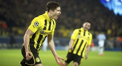 Lewandowski celebra su gol ante el Málaga.