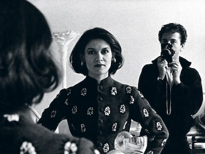 Carlos Martorell retratando a Paloma Picasso en París a finales de los setenta