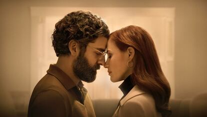 Oscar Isaac y Jessica Chastain en 'Secretos de un matrimonio'.