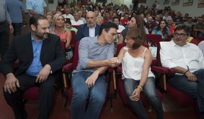 Pedro S&aacute;cnhez, con Carmen Amoraga, Jos&eacute; Luis &Aacute;balos (izquierda) y Alfred Boix. 