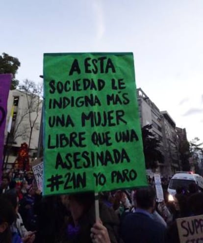 Uno de los carteles de la manifestación.