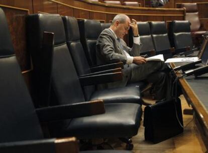 Manuel Chaves, en su escaño del Congreso, durante la sesión de control al Gobierno del miércoles.