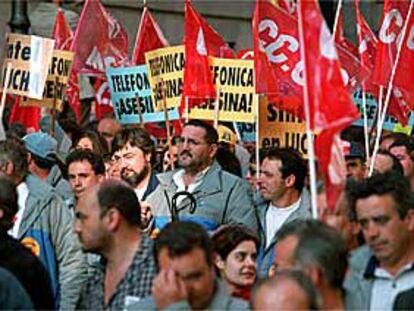 Aspecto de la manifestación de apoyo a los trabajadores de Sintel ayer en Madrid.