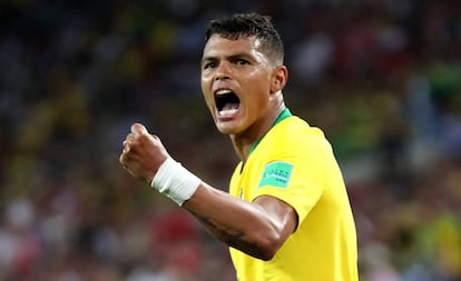 Thiago Silva, impecável na defesa, marcou o segundo gol da seleção.