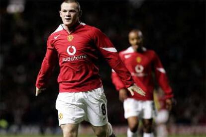 Rooney celebra un gol con el Manchester.