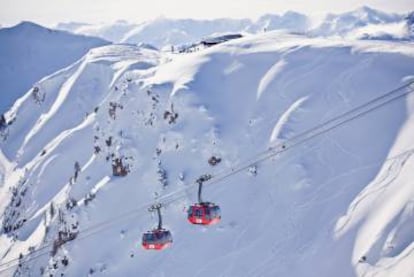 Telecabinas en la estación de esquí de Kitzbühel, en Austria.