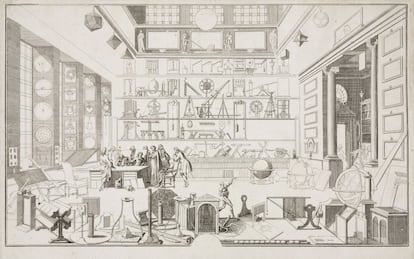 El 7 de enero de 1839 se celebra la reunión de la Academia de las Ciencias de París, donde se presenta la fotografía. Pero no es hasta el 19 de agosto de 1839 cuando la información se presenta al mundo. En la imagen, grabado inacabado realizado por Sebastian le Clerc de la Academia de las Ciencias de París, donde aparece un grupo de estudiantes reunidos en el laboratorio de física.