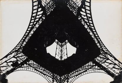 La Torre Eiffel, París, 1962. <br><b>La mirada desconocida de Maspons</b><br> La revisión en profundidad del fondo fotográfico de Oriol Maspons, depositado por él mismo en 2010 en el Museo Nacional de Arte de Cataluña, ha permitido sacar a la luz imágenes inéditas o prácticamente olvidadas del autor. Algunas de ellas pertenecen a su etapa de fotógrafo aficionado, realizadas durante su estancia en París a mediados de los años cincuenta. En la capital francesa, Maspons conoció a los grandes de la época (Cartier-Bresson, Brassaï, Robert Doisneau y Guy Bourdin, entre otros), y aquellos encuentros fueron el detonante para que decidiera profesionalizarse a su regreso en Barcelona. En 1957 se asoció con Julio Ubiña —al que había conocido en la Agrupación Fotográfica de Cataluña—, iniciando una carrera profesional que abarcó distintos géneros fotográficos: el reportaje, la ilustración editorial, el retrato, la moda y la fotografía publicitaria. Maspons perteneció a la generación de fotógrafos que en los años cincuenta y sesenta revolucionó el lenguaje fotográfico, dando la espalda a la fotografía “artística” practicada en los conservadores cenáculos de aficionados y entendiendo que la fotografía debía cumplir la función de notario de su época. Maspons, contrario a la idea de la imagen como objeto de contemplación estética, defendía la fotografía aplicada o útil cuyo destino final era la página impresa. —EPS Cristina Zelich es comisaria de la exposición Oriol Maspons. La fotografía útil, del 5 de julio al 12 de enero de 2020, en el Museu Nacional d’Art de Catalunya, Barcelona. Las imágenes de estas páginas, cortesía del Museo Nacional de Arte de Cataluña, provienen de escaneos de copias de época, en los que se han eliminado motas de polvo y pequeñas manchas causadas por el paso del tiempo.